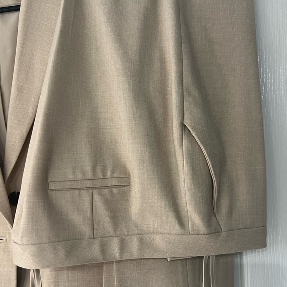 Antonio Melani Tan Linen Suit Jacket and Matching Slacks - Picture 2 of 6
